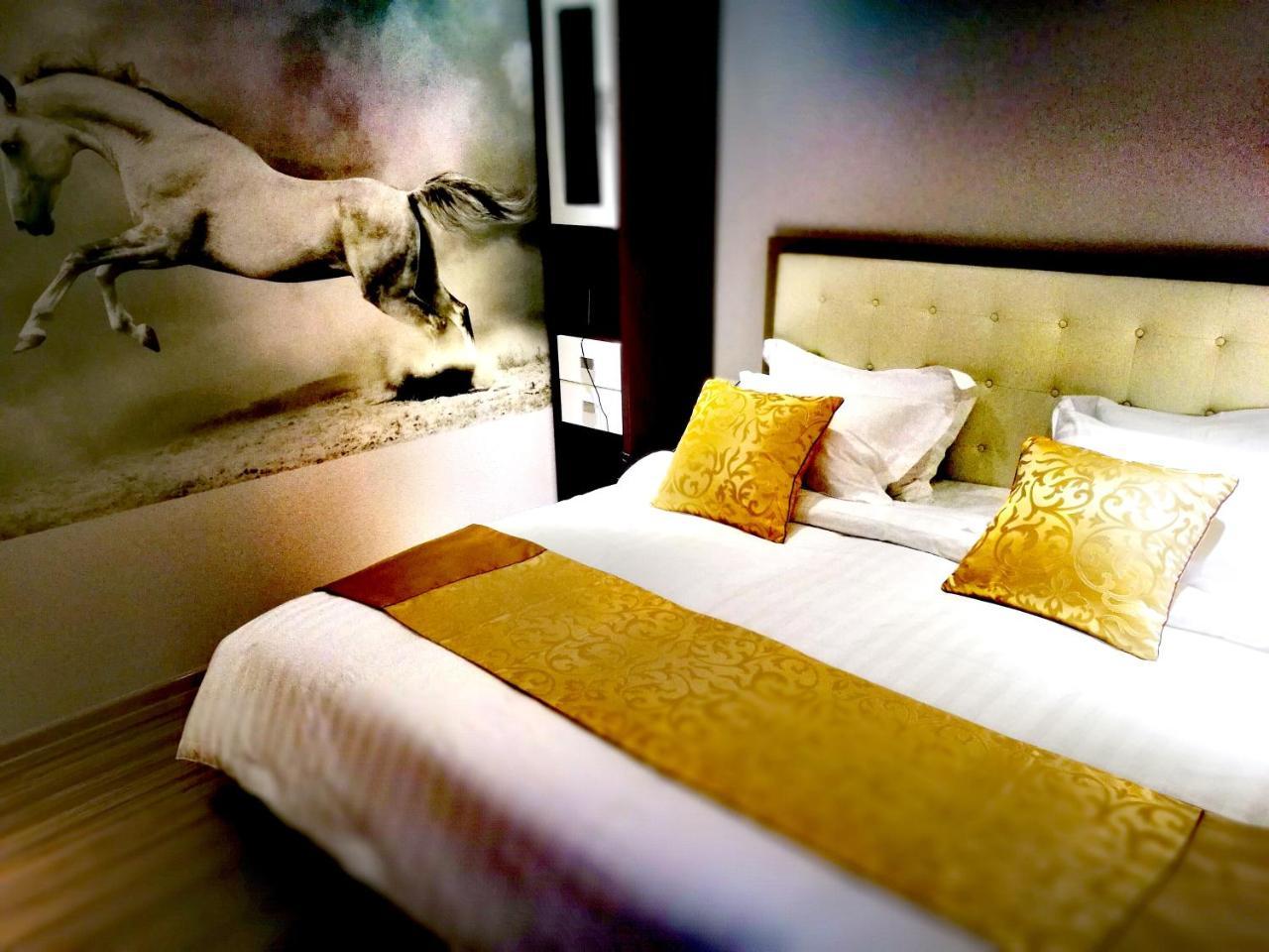 Top Boutique Hotel（首席精品酒店） Тбилиси Экстерьер фото